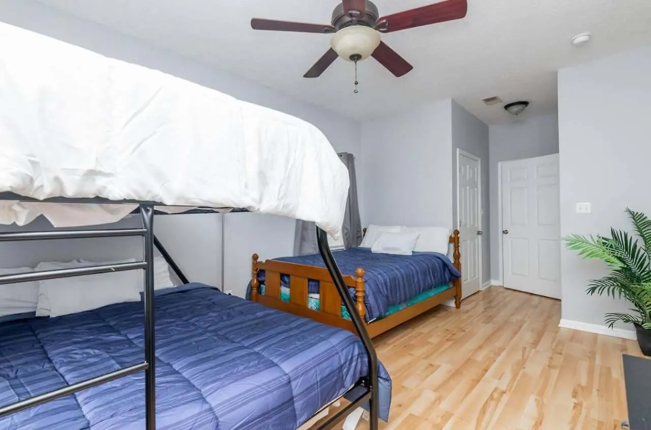 Spacious Family Retreat - Churchill Downs & Downtown Louisville
