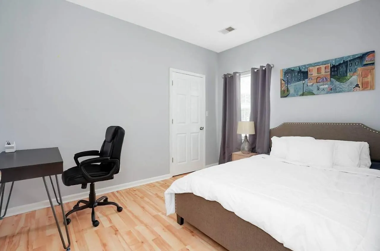 Spacious Family Retreat - Churchill Downs & Downtown Louisville Holiday home