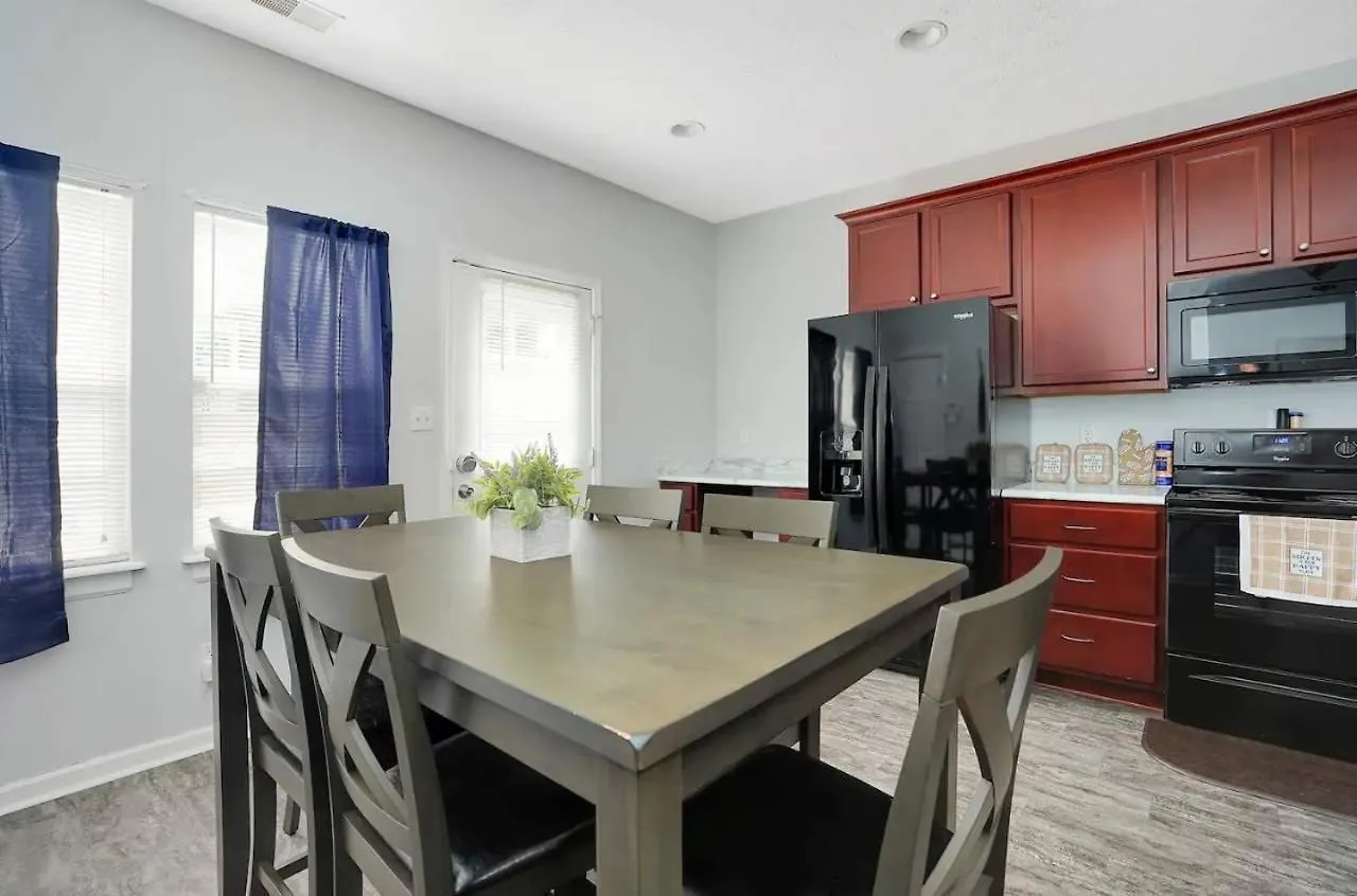 Spacious Family Retreat - Churchill Downs & Downtown Louisville 0*,  United States